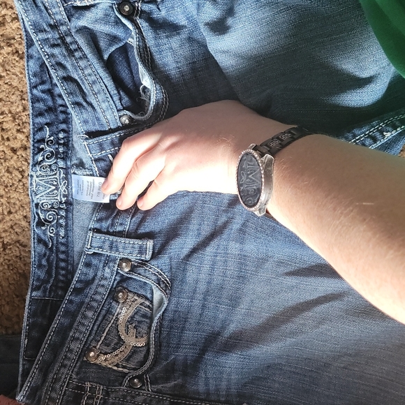 Maurcies - Picture 2 of 2